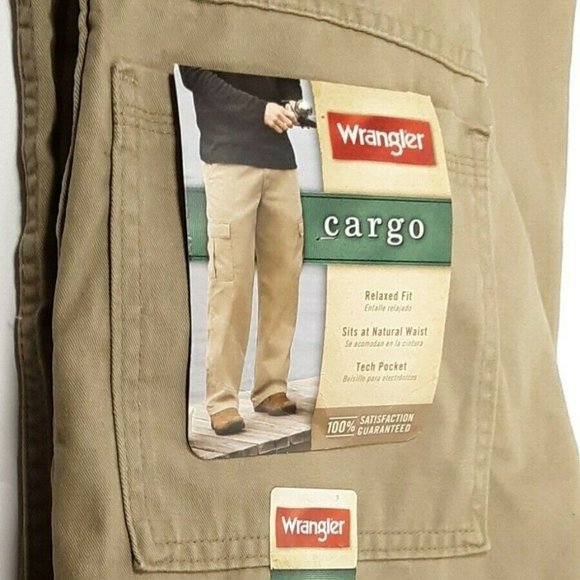 Wrangler Mens Cargo Pants Khaki Straight Leg  Actual 30 x 33 (tag 32 x 32) NWT - Picture 1 of 8
